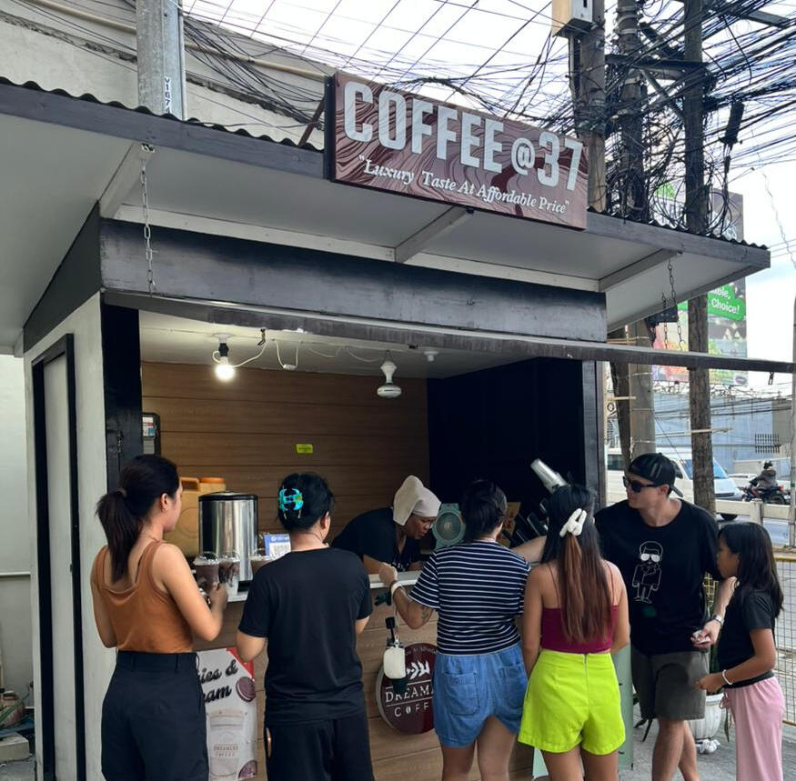 mandaue-city-dreamers-coffee.jpg Dreamer's Coffee Shop busy with happy customers